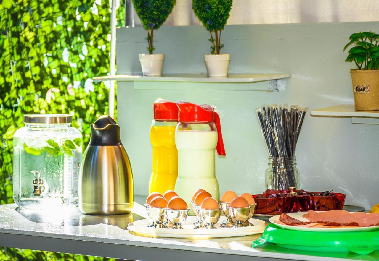 Aura Guest House Койнира Екстериор снимка